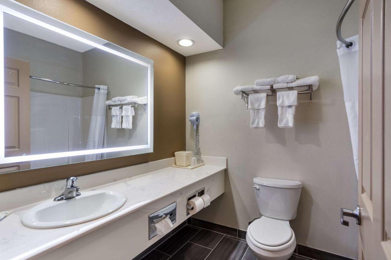 Quality Inn & Suites Pearl-Jackson Exterior foto
