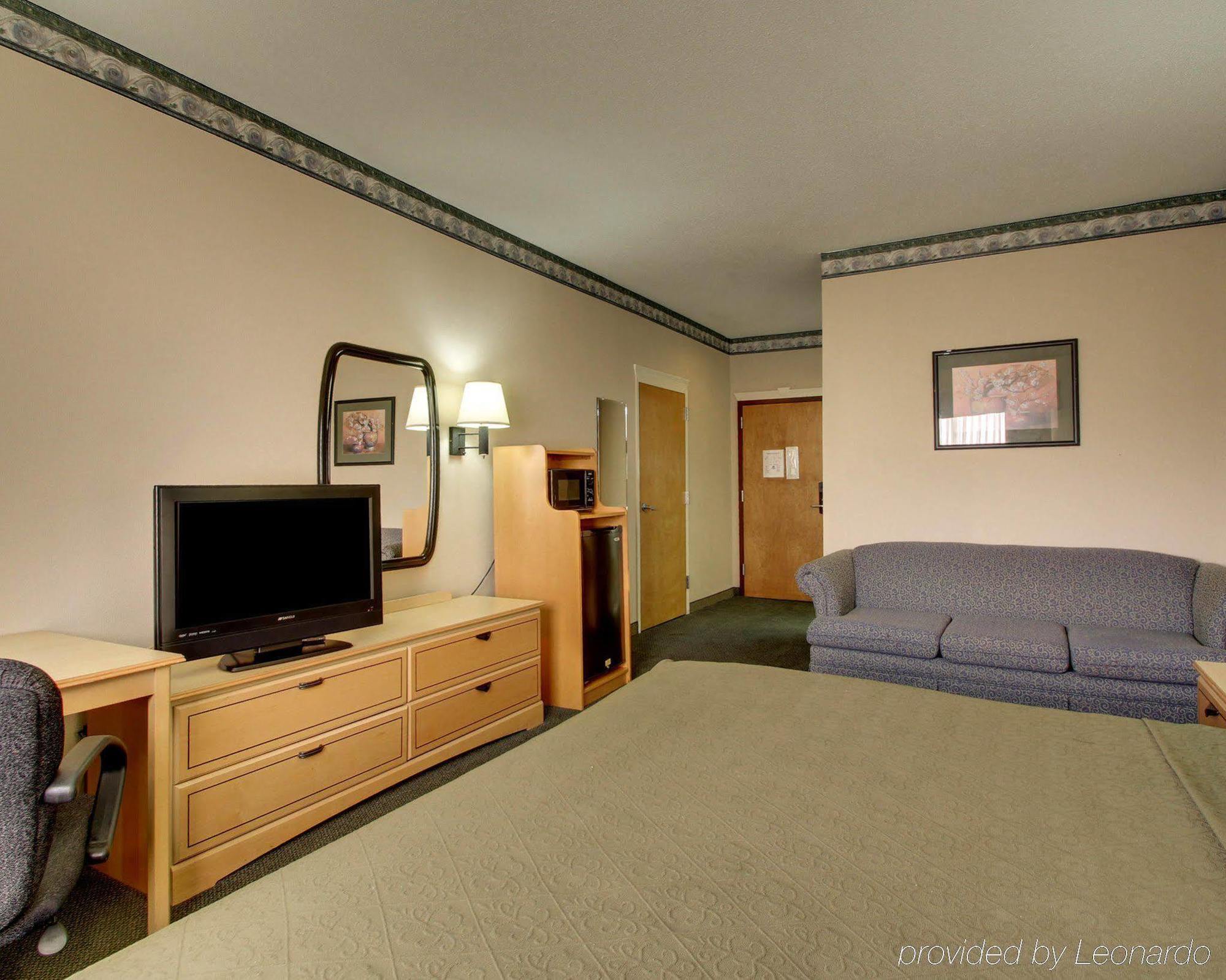 Quality Inn & Suites Pearl-Jackson Exterior foto